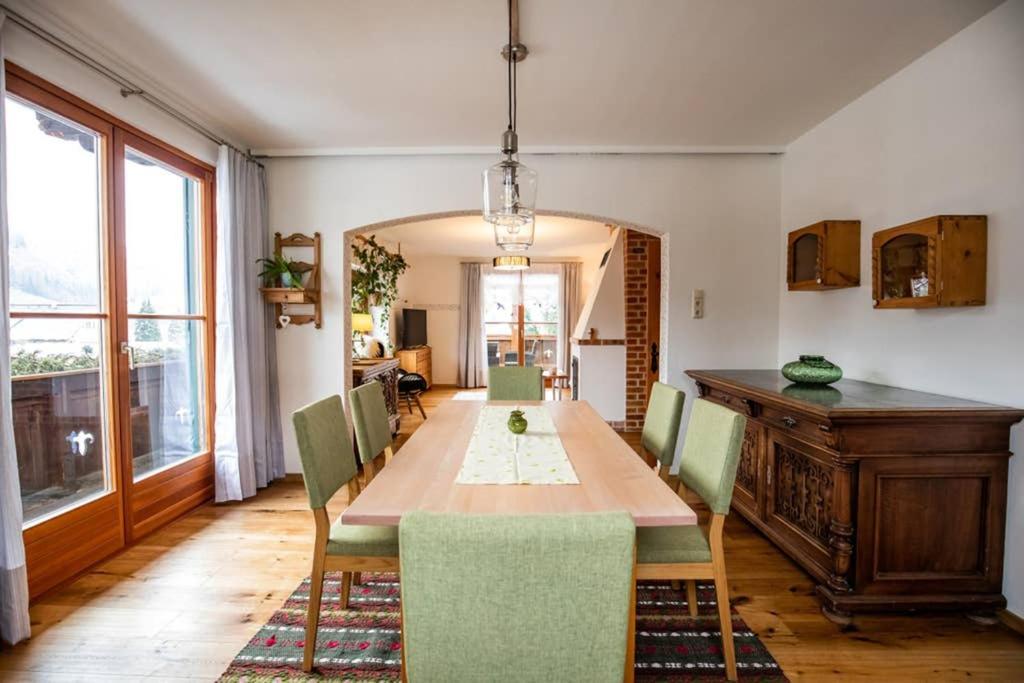 Haus Weidmannsheil - Wohnen Im Romantischen Forsthaus Werfen Esterno foto