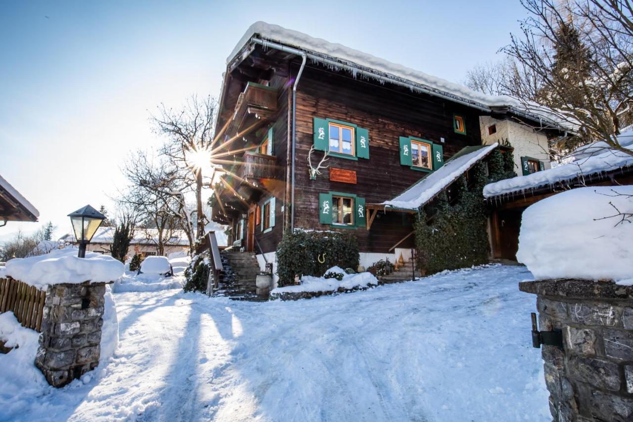Haus Weidmannsheil - Wohnen Im Romantischen Forsthaus Werfen Esterno foto