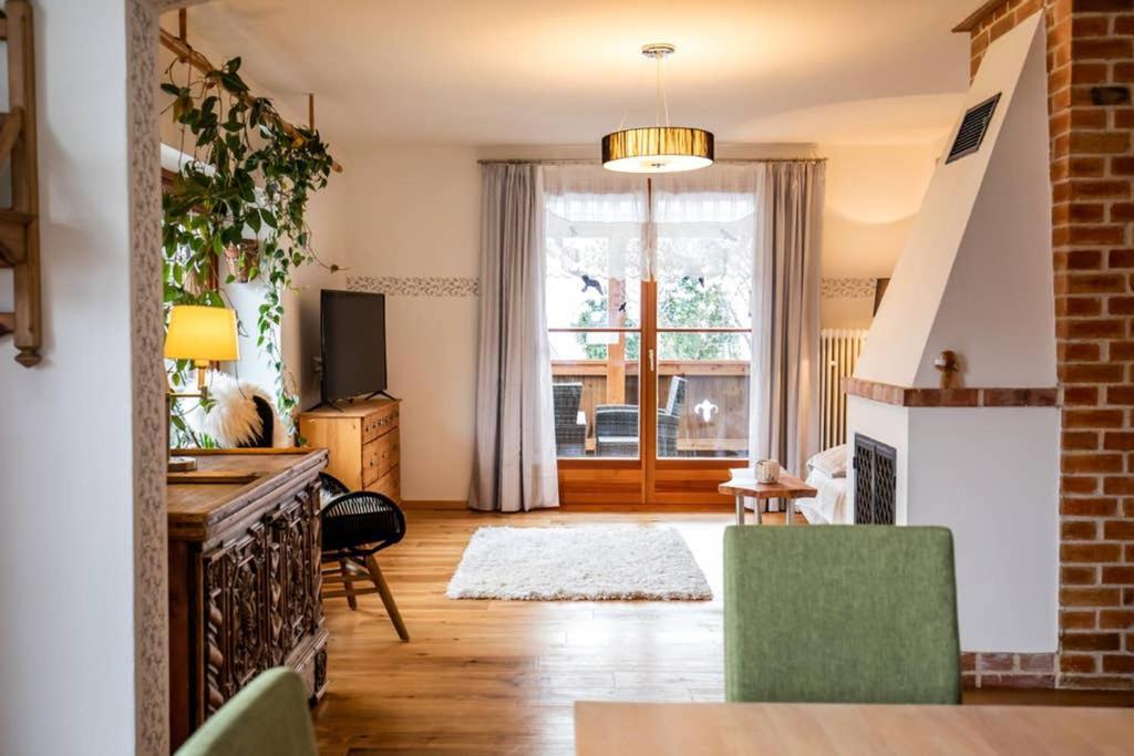 Haus Weidmannsheil - Wohnen Im Romantischen Forsthaus Werfen Esterno foto