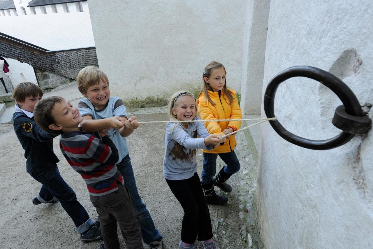 Haus Weidmannsheil - Wohnen Im Romantischen Forsthaus Werfen Esterno foto